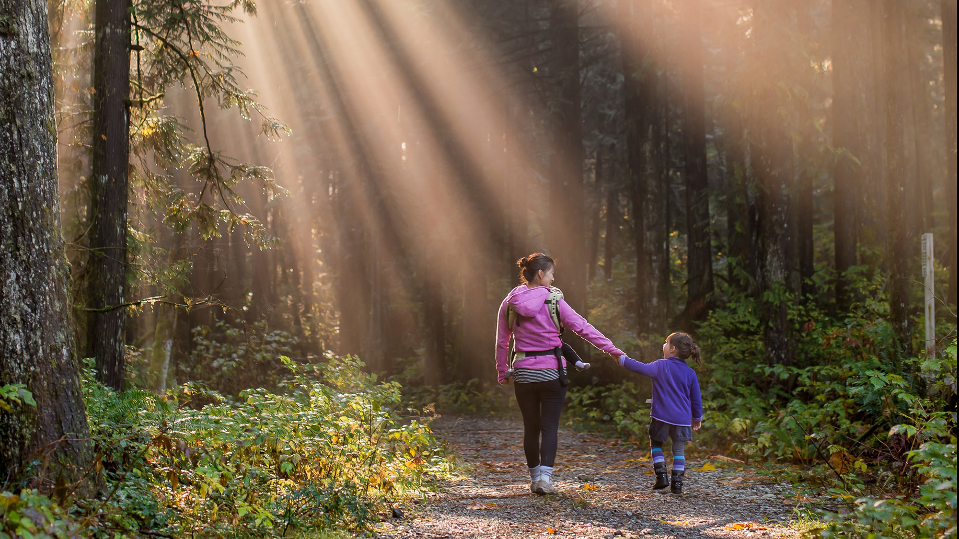 RAF-woman-and-child-walking-in-the-forest-web.jpg